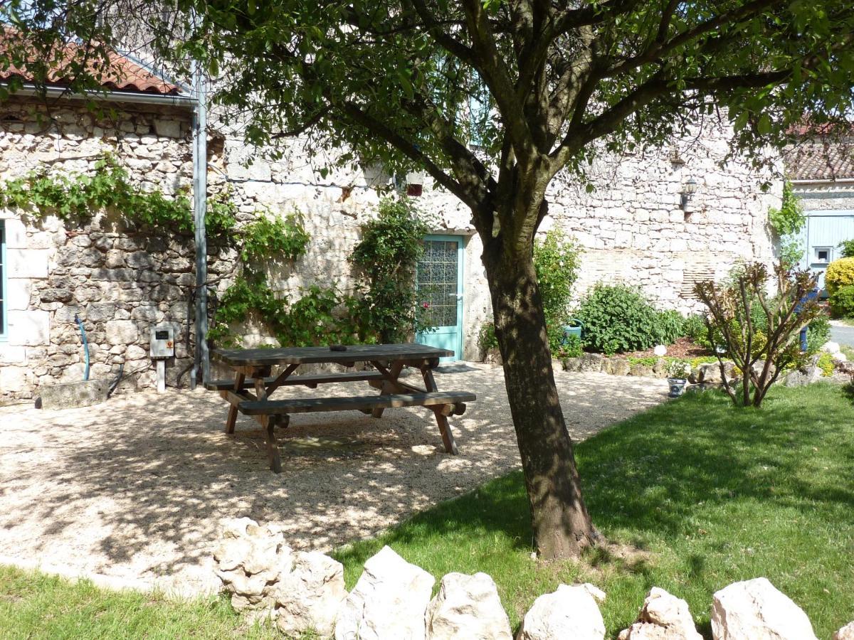 Chez Beatrice Et Gerard Bed & Breakfast Saint-Leon-d'Issigeac Bagian luar foto